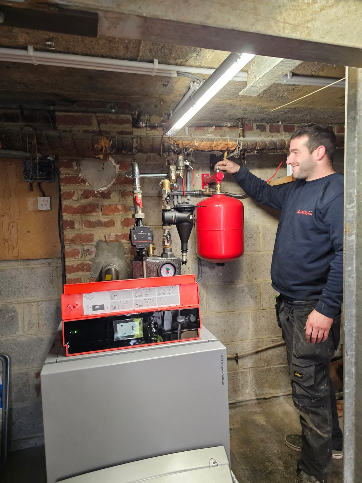 Intervention sur une chaudière à condensation en cave